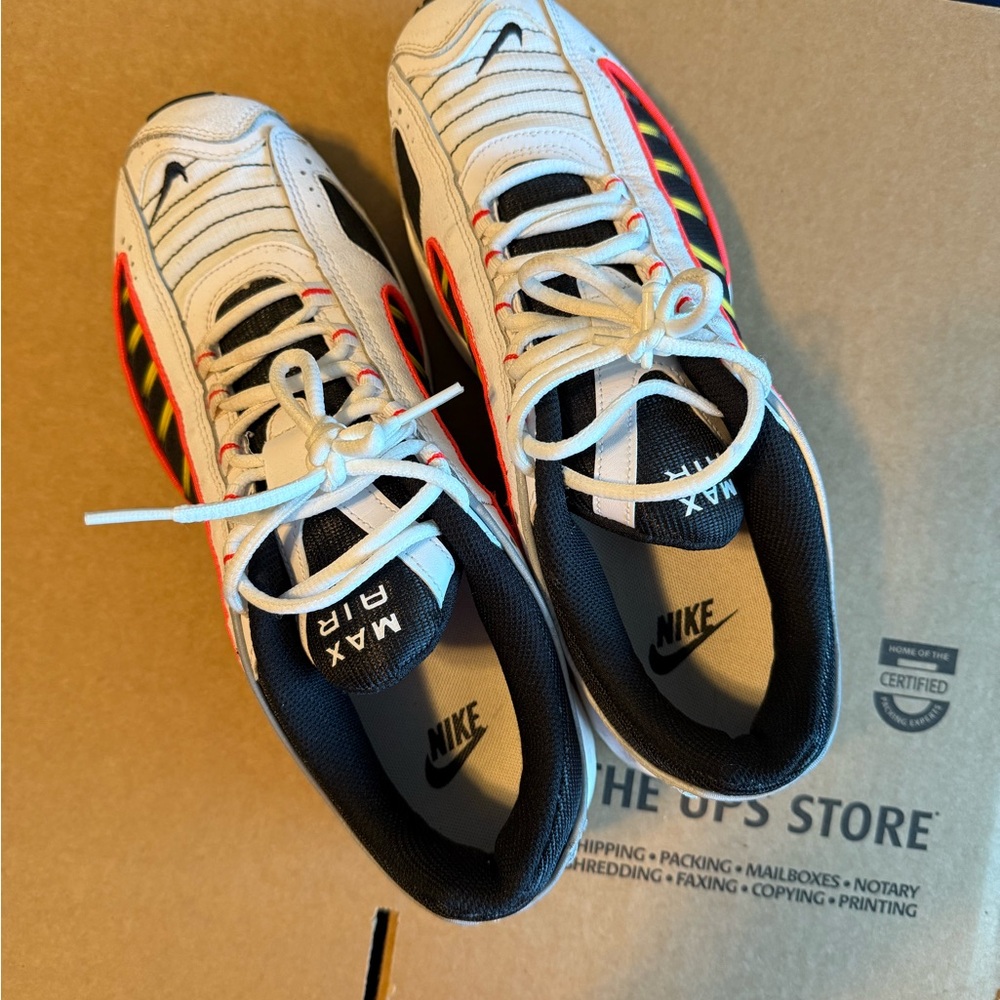 Nike White and Black Sneakers with Red Accents